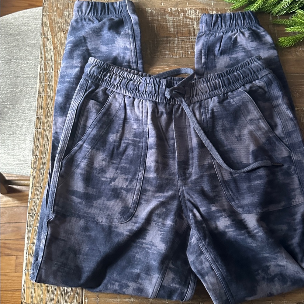 Athleta Farallon printed jogger pants (never worn)